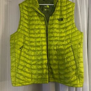 The north face mens xxl vest